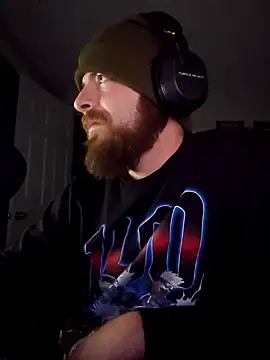 Snapshot of SirYummy18 chatting on January 18, 5:31 am SirYummy18 online show from January 18, 5:31 am