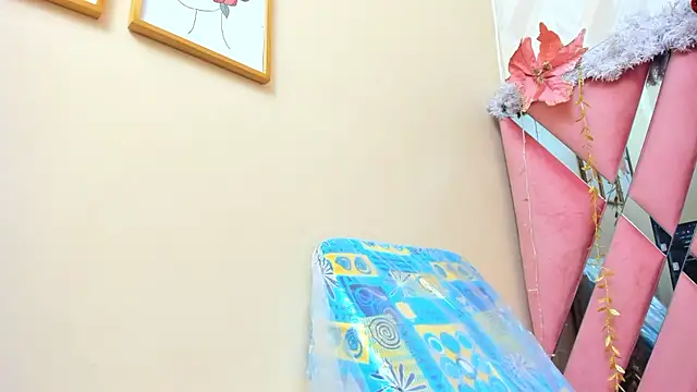 charlotterichardss online show from December 6, 10:16 am