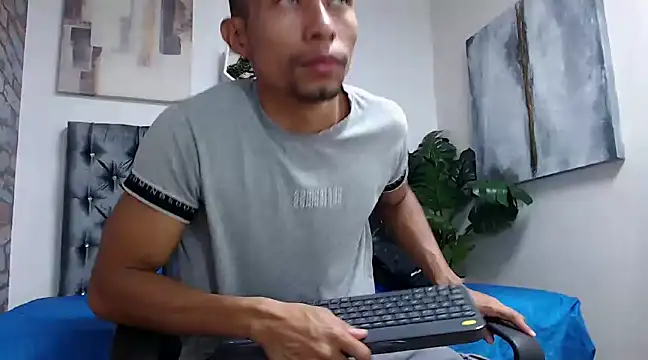 richar voller online show from December 11, 11:30 am