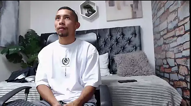 richar voller online show from December 20, 12:05 pm