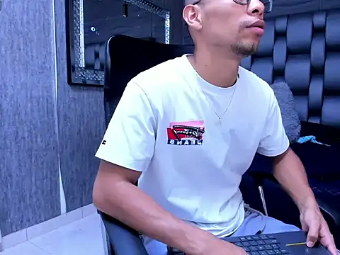 richar voller online show from October 10, 11:42 am