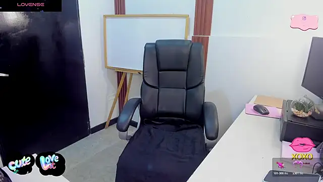 Snapshot of Jeen_Taylor chatting on June 1, 8:10 pm Jeen Taylor online show from June 1, 8:10 pm