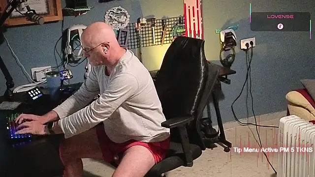 Pilot Dave 69 online show from December 5, 5:38 am