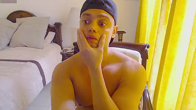 Snapshot of Booy_Hott chatting on February 6, 3:20 pm Booy Hott online show from February 6, 3:20 pm