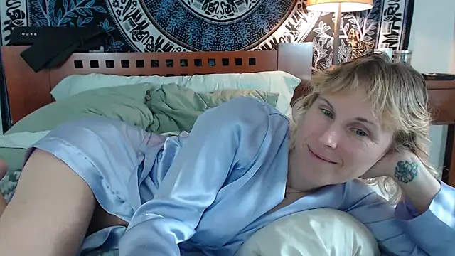 Snapshot of Cutikatxoxo chatting on February 14, 2:07 am Cutikatxoxo online show from February 14, 2:07 am