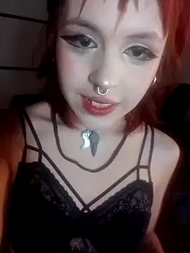 Snapshot of Sweetcatxx chatting on December 9, 2:02 am Sweetcatxx online show from December 9, 2:02 am
