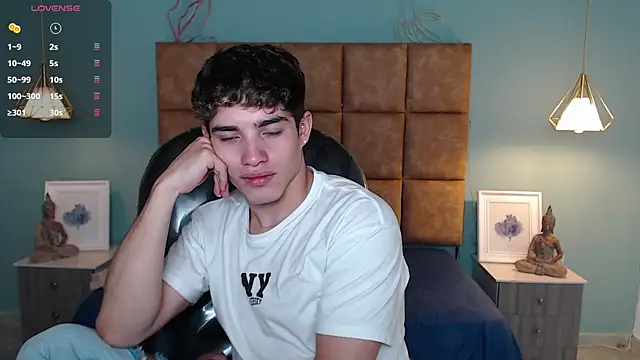 AlejooTwink online show from December 20, 12:41 am