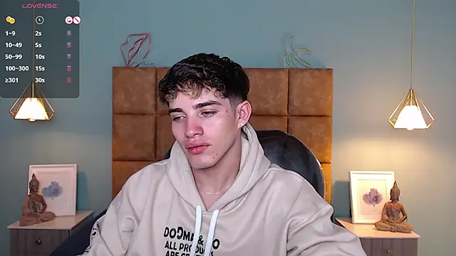 AlejooTwink online show from December 23, 10:44 pm
