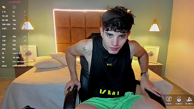 Snapshot of AlejooTwink chatting on September 24, 11:30 pm AlejooTwink online show from September 24, 11:30 pm