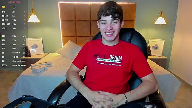 Snapshot of AlejooTwink chatting on September 28, 1:22 am AlejooTwink online show from September 28, 1:22 am