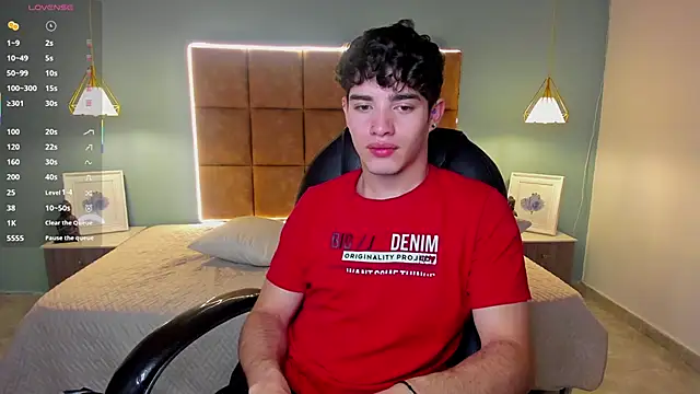 Snapshot of AlejooTwink chatting on October 3, 4:37 pm AlejooTwink online show from October 3, 4:37 pm