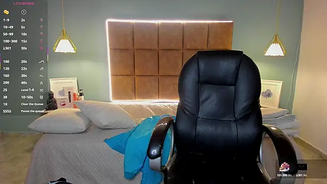 Snapshot of AlejooTwink chatting on October 4, 4:43 am AlejooTwink online show from October 4, 4:43 am