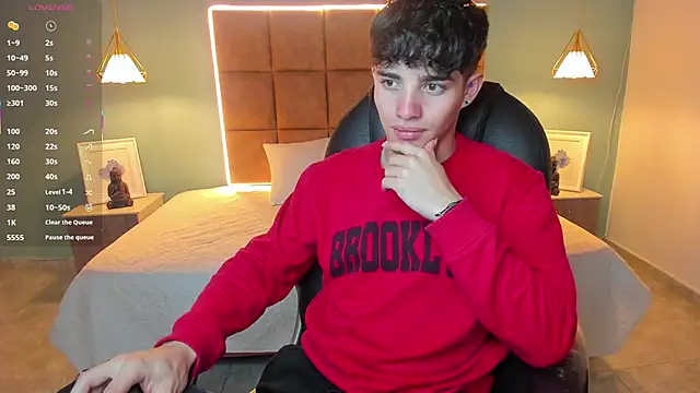 Snapshot of AlejooTwink chatting on October 21, 3:07 am AlejooTwink online show from October 21, 3:07 am