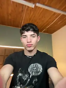 AlejooTwink online show from February 4, 10:36 pm