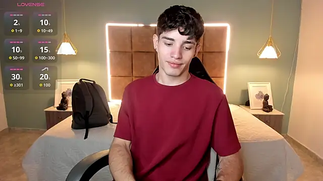 AlejooTwink online show from April 24, 2:14 am