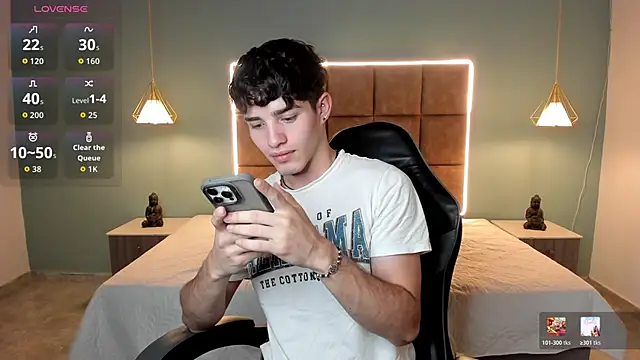 AlejooTwink online show from May 4, 2:18 am