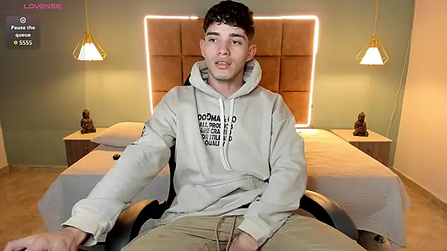 AlejooTwink online show from May 14, 5:25 am