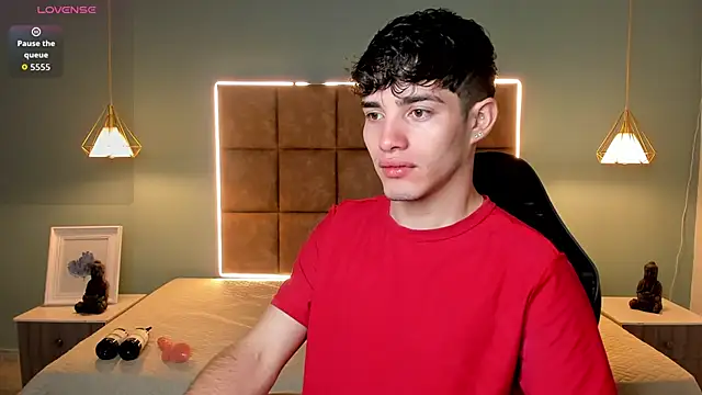 AlejooTwink online show from May 19, 4:19 am