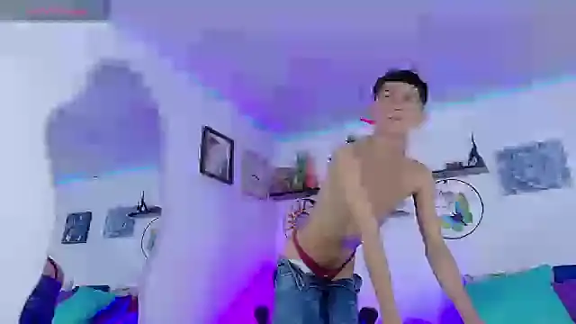 Snapshot of Noah_tyler_ chatting on September 20, 7:59 pm Noah tyler online show from September 20, 7:59 pm