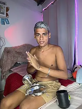 Leo bunny hot online show from April 24, 10:45 pm