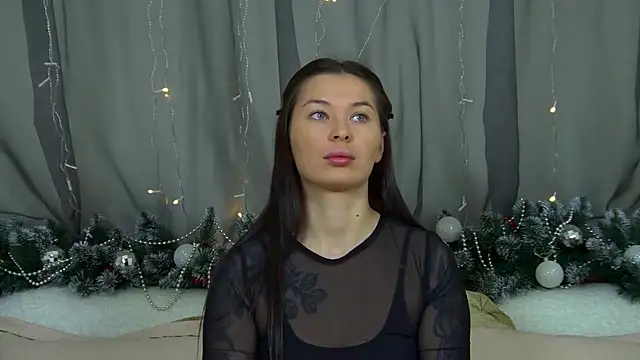 AlexandraBloom online show from December 4, 6:38 pm