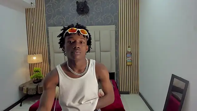 Snapshot of chimi88 chatting on October 2, 11:28 am chimi88 online show from October 2, 11:28 am