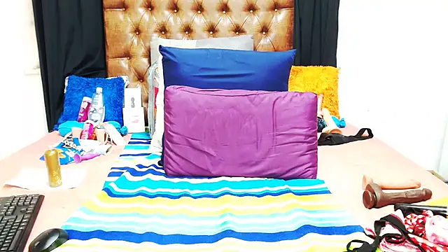 Snapshot of Hotxbums22 chatting on October 7, 3:09 pm Hotxbums22 online show from October 7, 3:09 pm