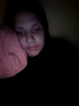 Snapshot of Laurencraft chatting on December 22, 6:27 pm Laurencraft online show from December 22, 6:27 pm