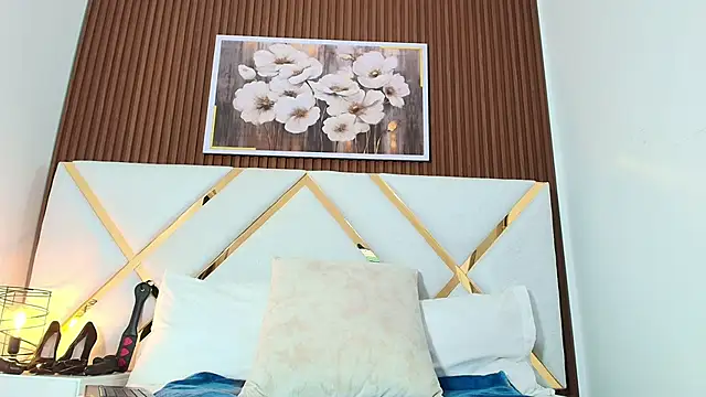 Slut Milf  online show from October 29, 7:48 pm