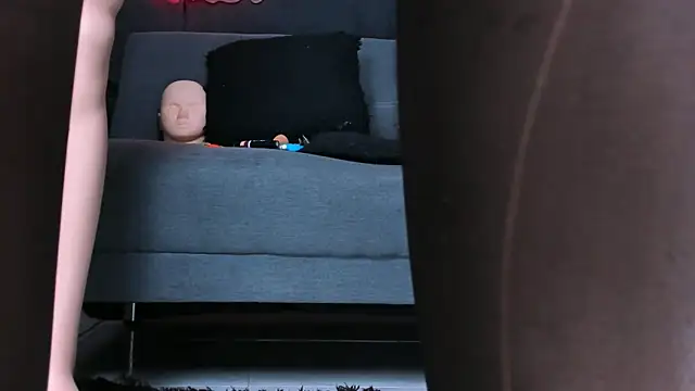 Snapshot of DelaneyStone chatting on January 18, 1:29 pm DelaneyStone online show from January 18, 1:29 pm