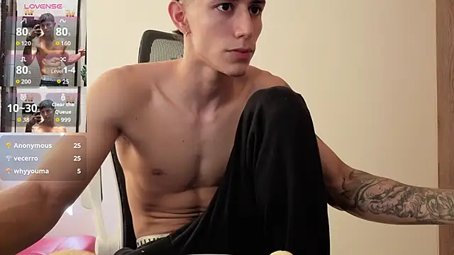 Cristopher23  online show from December 3, 1:42 pm