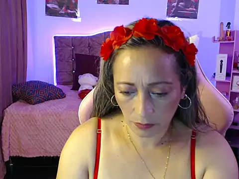 Snapshot of Melanyy_100 chatting on March 7, 3:29 am Melanyy 100 online show from March 7, 3:29 am