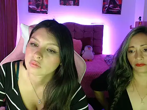 Snapshot of Melanyy_100 chatting on March 12, 11:44 pm Melanyy 100 online show from March 12, 11:44 pm