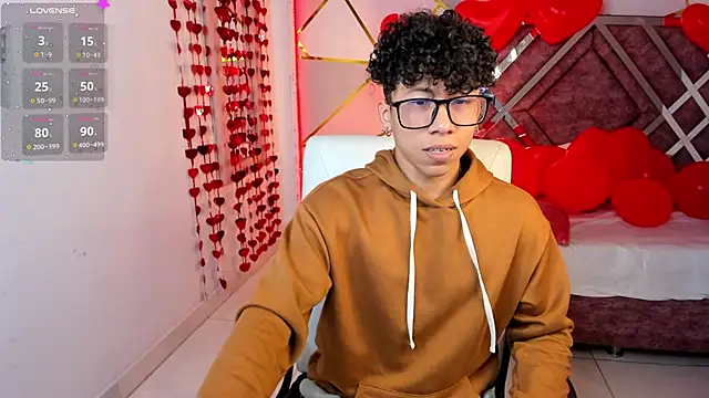 Snapshot of AkazaBoy_ chatting on February 18, 4:15 am AkazaBoy  online show from February 18, 4:15 am