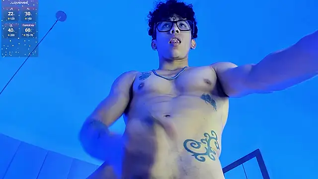 Snapshot of AkazaBoy_ chatting on March 8, 1:57 pm AkazaBoy  online show from March 8, 1:57 pm