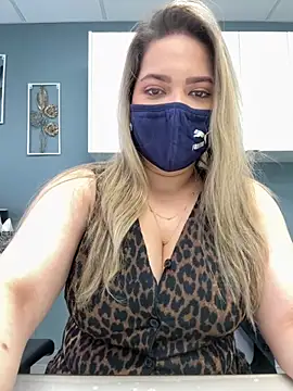 Snapshot of famous_indian_girl chatting on October 3, 5:32 pm famous indian girl online show from October 3, 5:32 pm