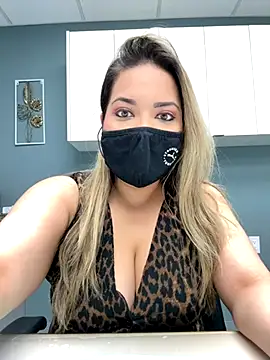 Snapshot of famous_indian_girl chatting on October 31, 5:25 pm famous indian girl online show from October 31, 5:25 pm