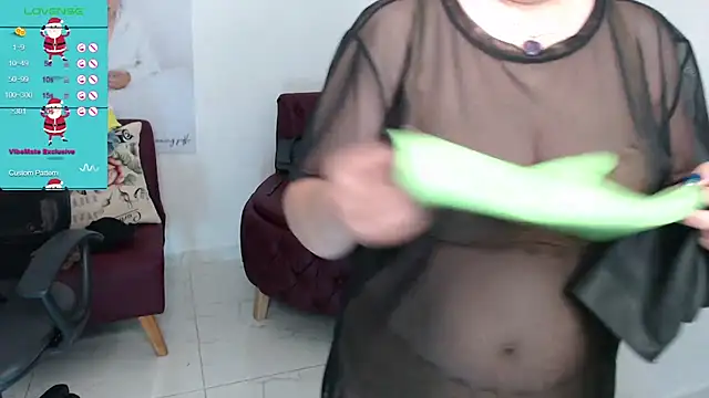 Snapshot of Serenay_ chatting on December 12, 2:00 pm Serenay online show from December 12, 2:00 pm