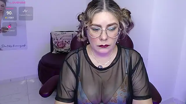 Snapshot of Serenay_ chatting on February 13, 11:26 pm Serenay online show from February 13, 11:26 pm