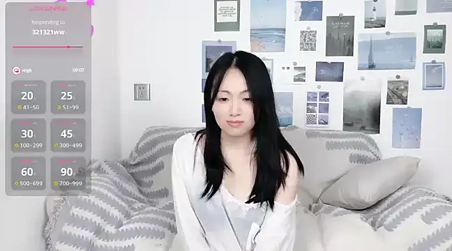 LiLiYbaby online show from December 3, 7:00 pm