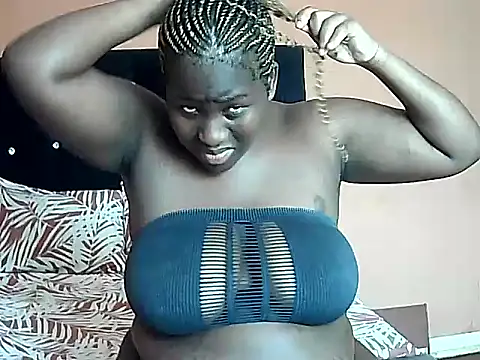 Snapshot of MelaninBear chatting on January 23, 12:30 pm MelaninBear online show from January 23, 12:30 pm