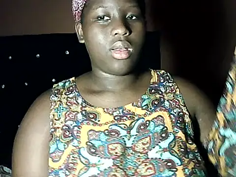 Snapshot of MelaninBear chatting on February 8, 8:53 pm MelaninBear online show from February 8, 8:53 pm