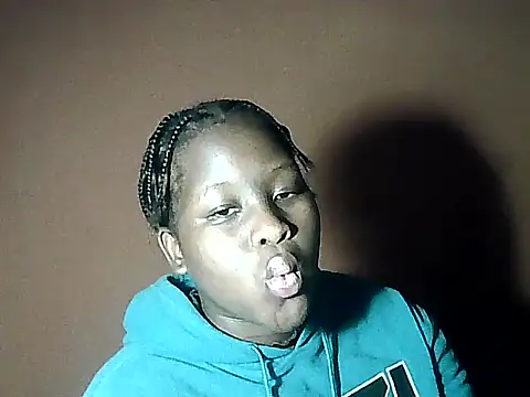 Snapshot of MelaninBear chatting on February 18, 5:53 pm MelaninBear online show from February 18, 5:53 pm