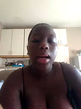 Snapshot of MelaninBear chatting on March 10, 5:54 am MelaninBear online show from March 10, 5:54 am