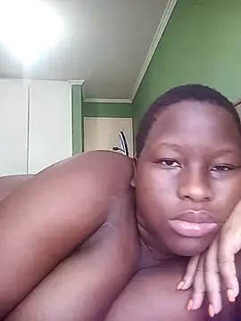 Snapshot of MelaninBear chatting on February 5, 1:16 pm MelaninBear online show from February 5, 1:16 pm