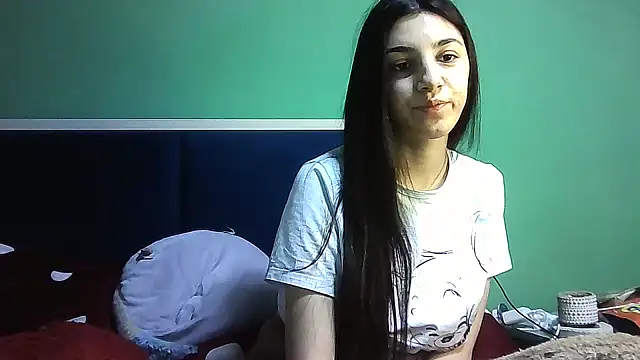 Snapshot of Ahotkittyxxx chatting on December 28, 7:55 am Ahotkittyxxx online show from December 28, 7:55 am