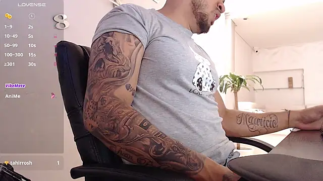 Aaron Hunter  online show from March 15, 1:51 pm