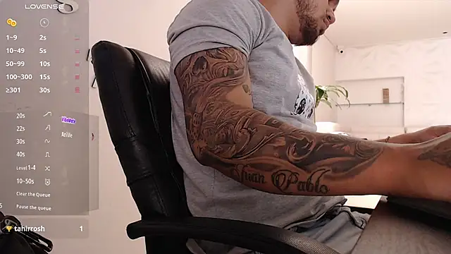 Aaron Hunter  online show from March 15, 5:04 pm