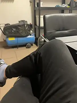 Snapshot of daubine46 chatting on March 19, 2:32 pm daubine46 online show from March 19, 2:32 pm