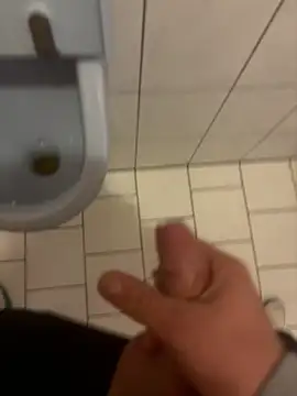 Snapshot of daubine46 chatting on March 22, 7:01 am daubine46 online show from March 22, 7:01 am